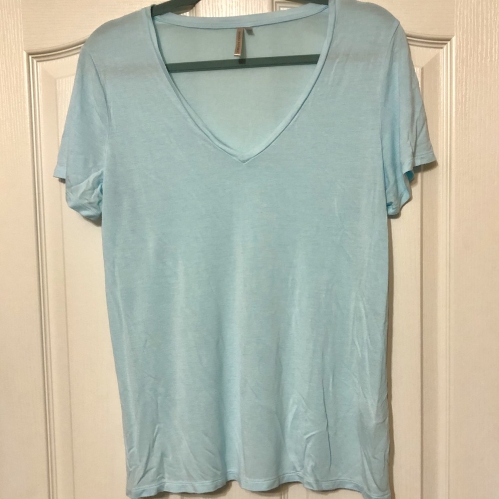 Super soft Banana Republic v neck tee shirt